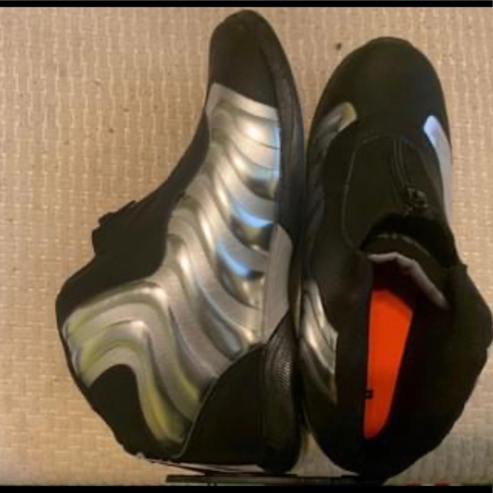 Boy’s shoes